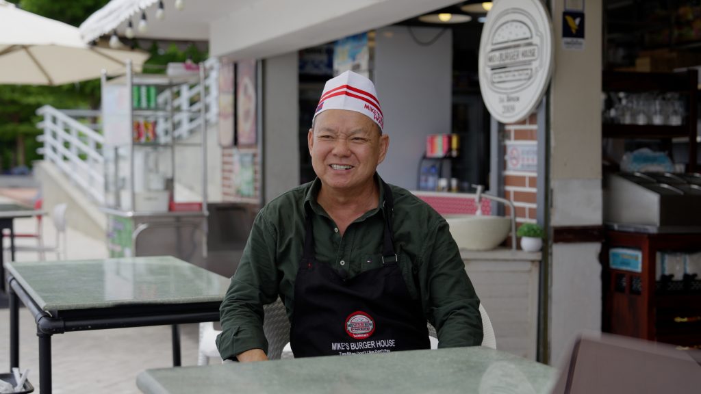 金银岛Mike's Burger House店主