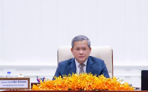 洪玛耐要求简化企业注册程序，为中小企业减负增效