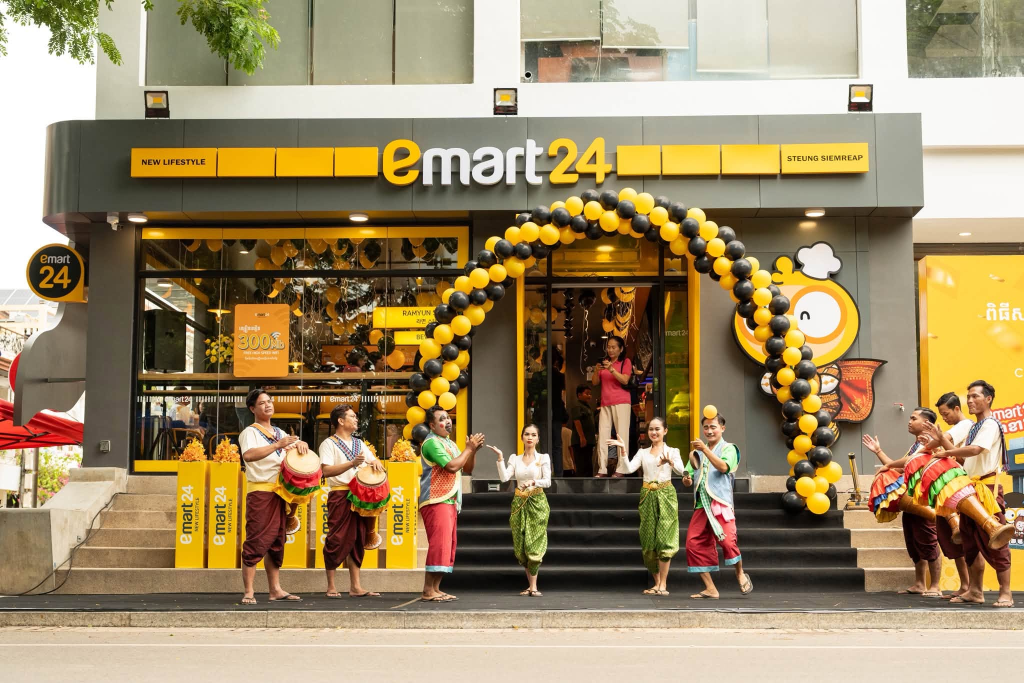 不到一个月开5家新店，emart24为何在柬埔寨突然走红？