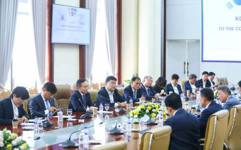孙展拓向韩国投资团推介柬埔寨投资机遇