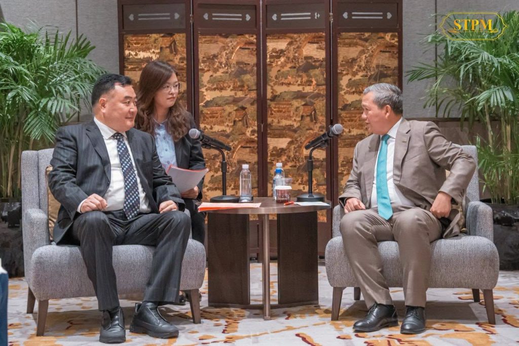 洪玛耐会见武玉杰
