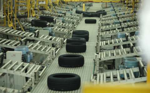 柬埔寨非服装制造品出口大增38.4%，产业多元化加速