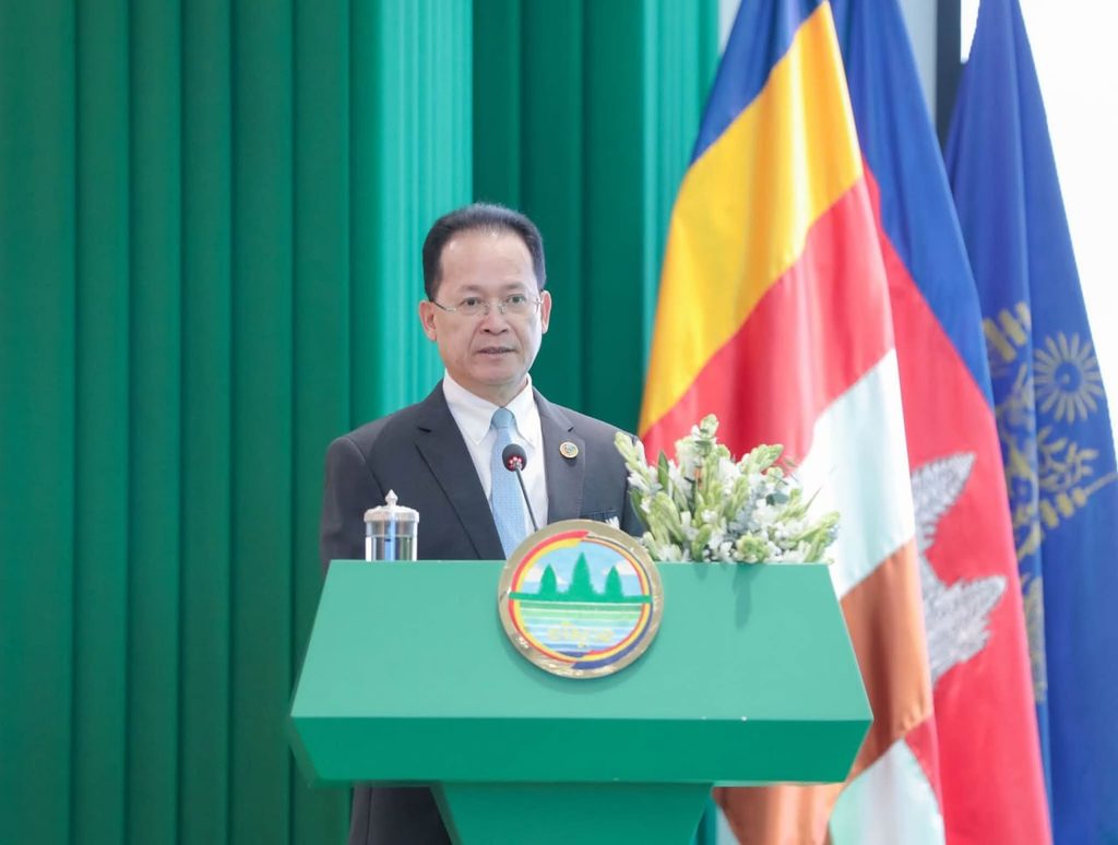 柬埔寨环境部长Eang Sophalleth发表讲话