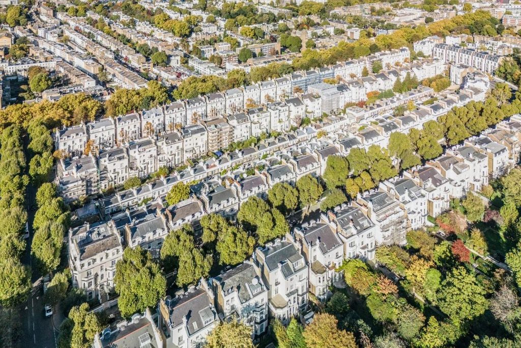 英国冻结胡小伟伦敦豪宅，价值约3000万英镑